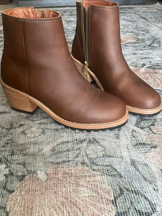 Patina Shoes - Women’s Brown Leather Ankle Booties with Side Zip